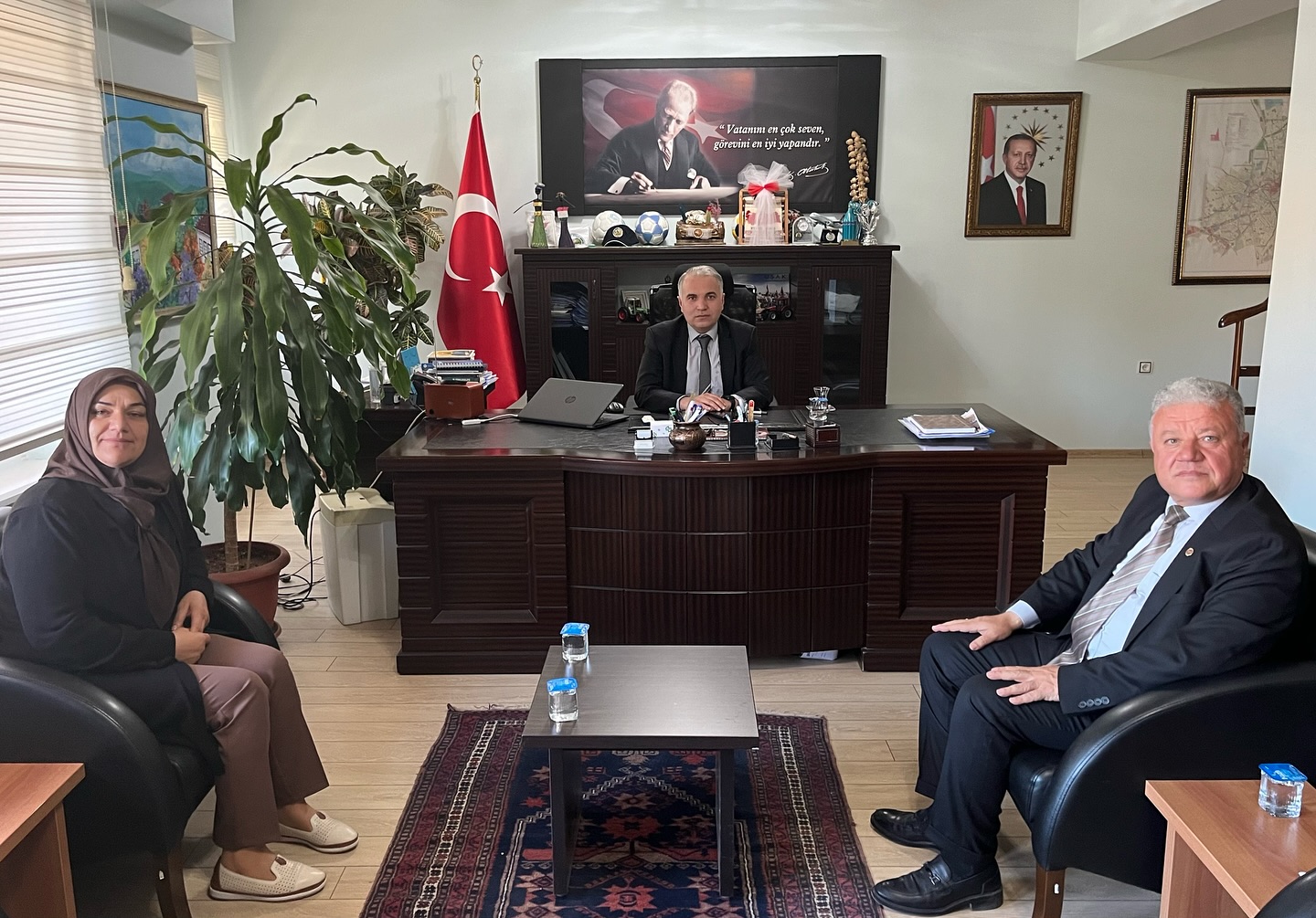 Yeni Seçilen Tatarlı Belediye Başkanı Musa Kayer, Kaymakam Kemal Duru'yu Ziyaret Etti