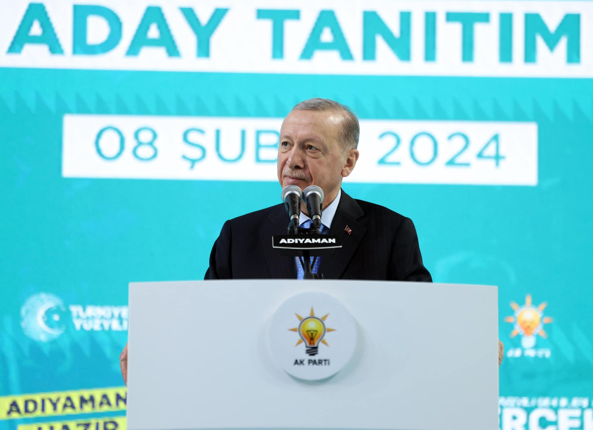 Erdoğan, AK Parti'nin Adıyaman ilçe belediye başkan adaylarını tanıttı ve yerel yönetimlerin önemini vurguladı