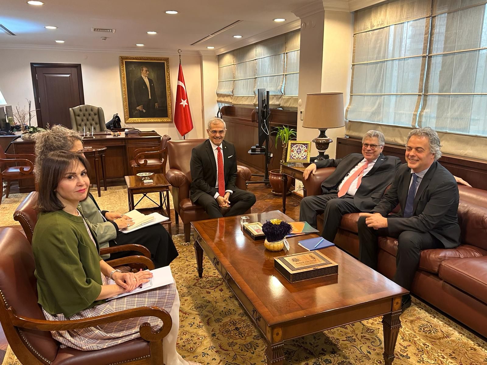 Türk ve Brezilyalı yetkililer ikili ilişkilerin güçlendirilmesi ve iş birliği konularını görüştü.