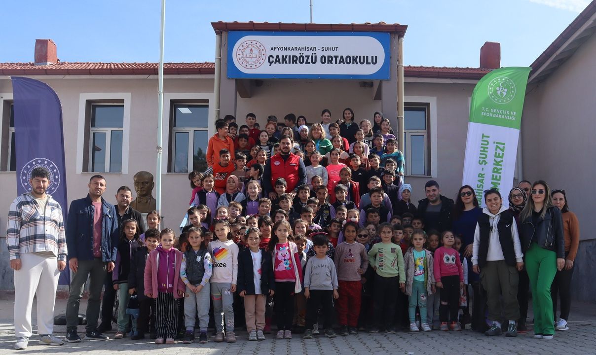 Afyonkarahisar'ın Çakırözü Köyü'nde Gençler ve Veliler Bir Araya Geldi!