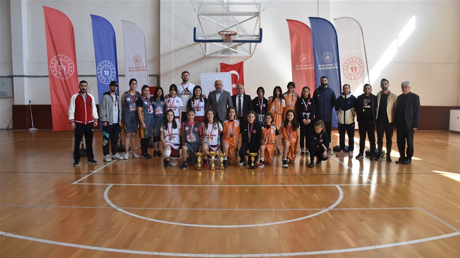 Mustafa Abi Spor Salonu'nda 3x3 Yıldız Kızlar Basketbol Müsabakaları Son Buldu