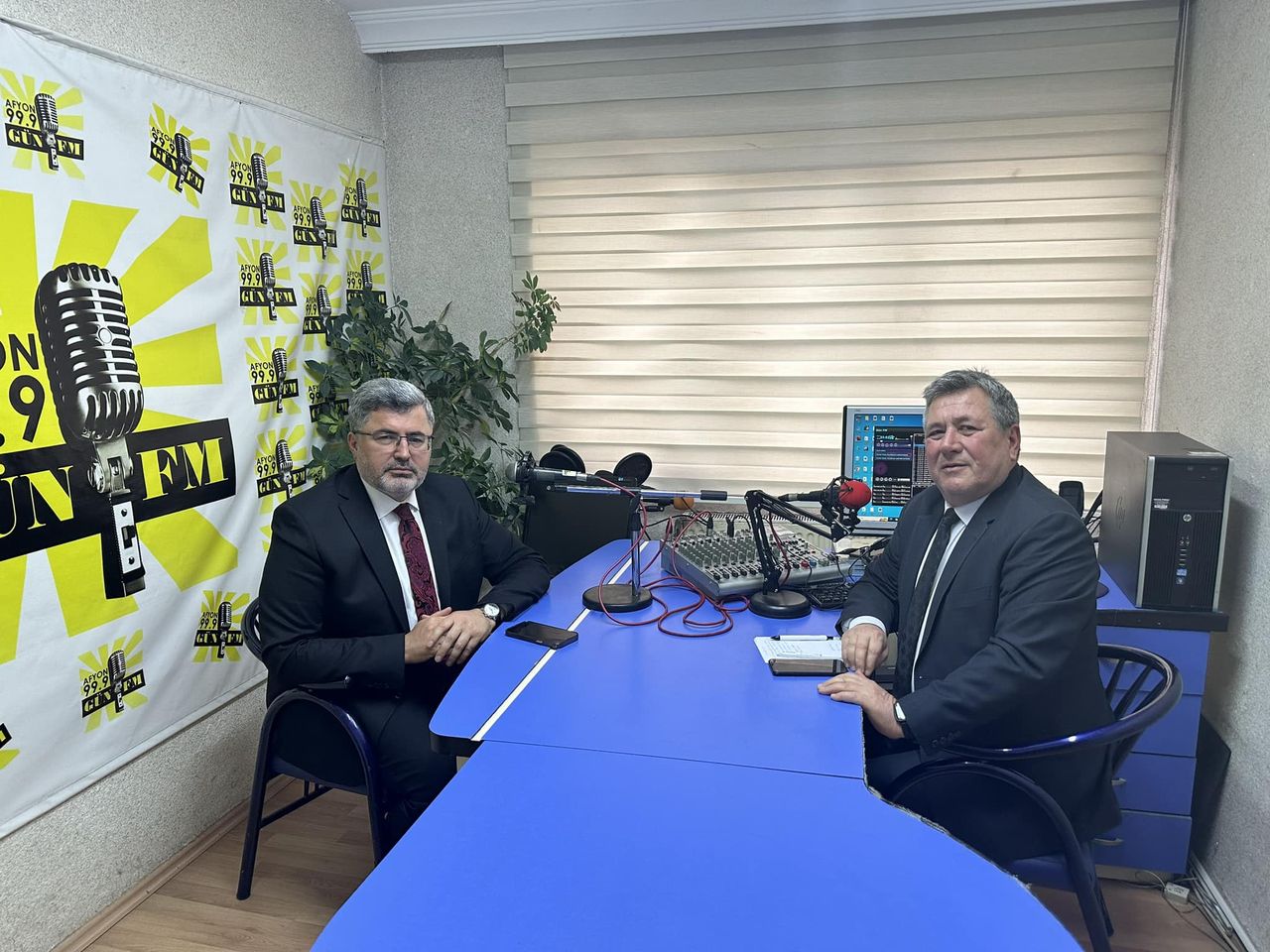 AK Parti Afyonkarahisar Milletvekili Ali Özkaya, Yerel Radyo Programında Görüşlerini Paylaştı