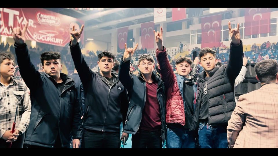 MHP Afyonkarahisar'da Seçim Koordinasyon Merkezi açıldı ve Mustafa Yıldızdoğan konseriyle kutlandı