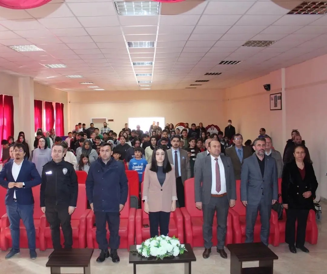 Kızılören'de Mehmet Akif Ersoy ve İstiklal Marşı Anma Töreni Düzenlendi