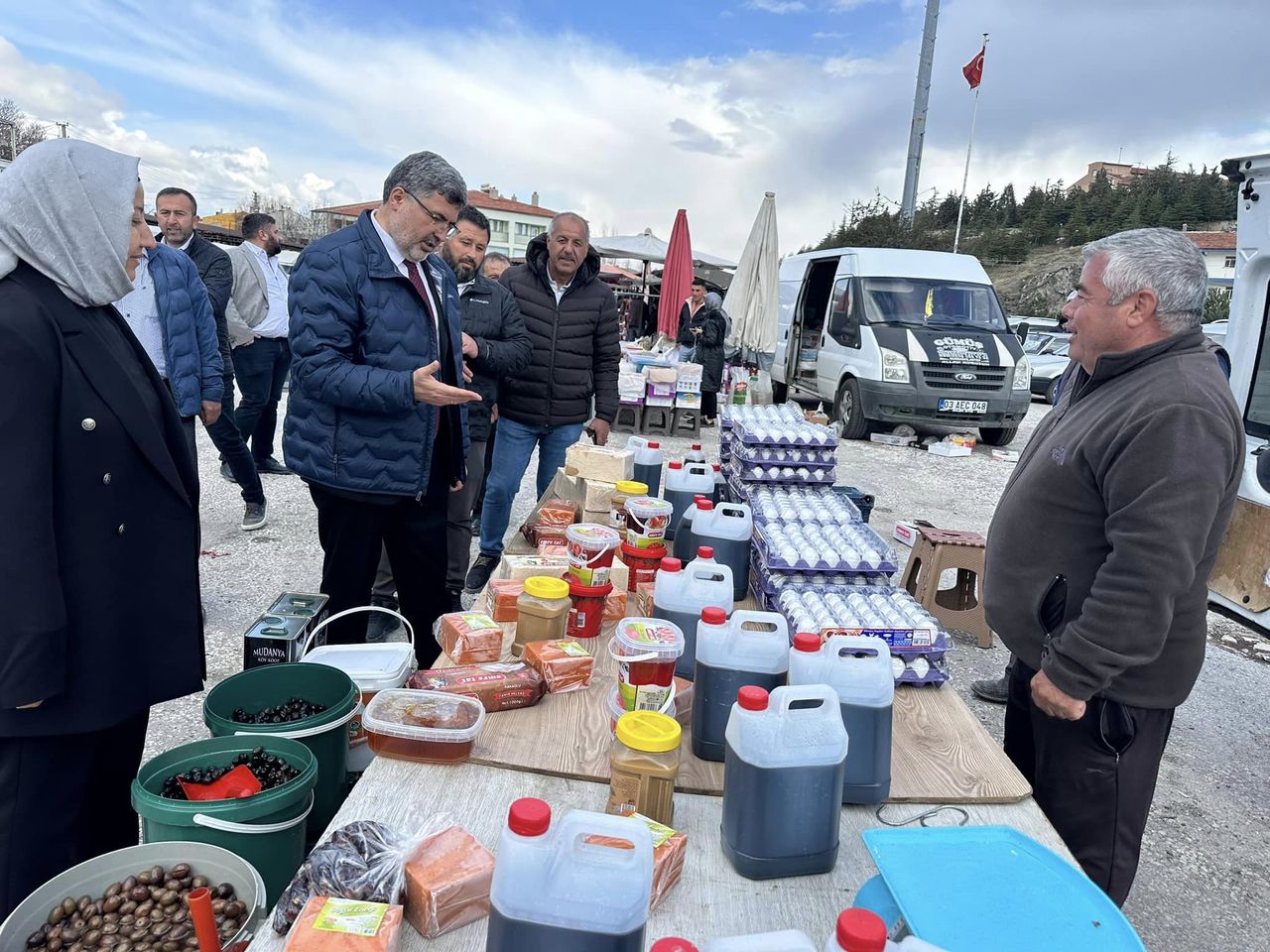 AK Parti İscehisar Belediye Başkan Adayı Seyhan Kılıçarslan, Esnaf ve Vatandaşlarla Buluştu