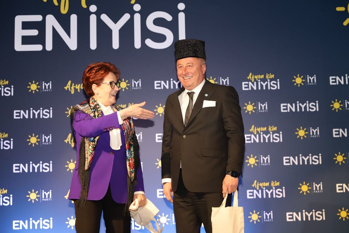 İyi Parti Milletvekili Hakan Şeref Olgun, Meral Akşener'in ziyaretiyle Afyonkarahisar'da halkla bir araya geldi.