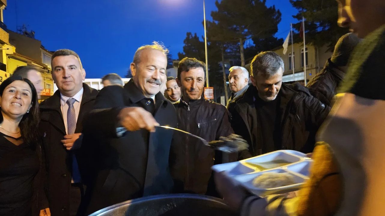 MHP, Afyonkarahisar'da iftar programı düzenlediği vatandaşlarla buluştu
